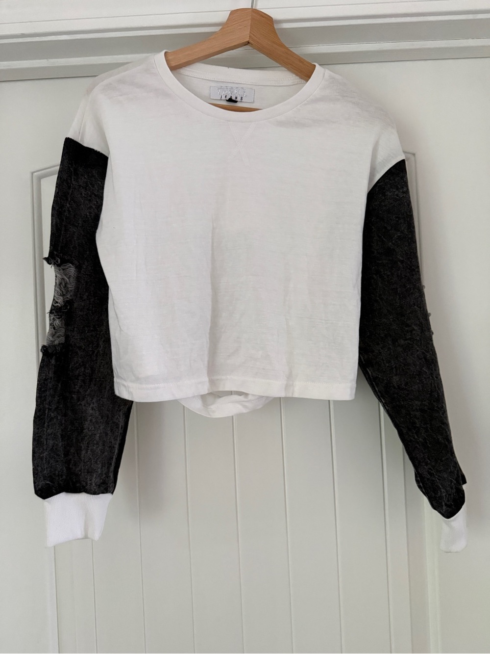 Thrill White Cropped Sweatshirt with Black Washed Sleeves
